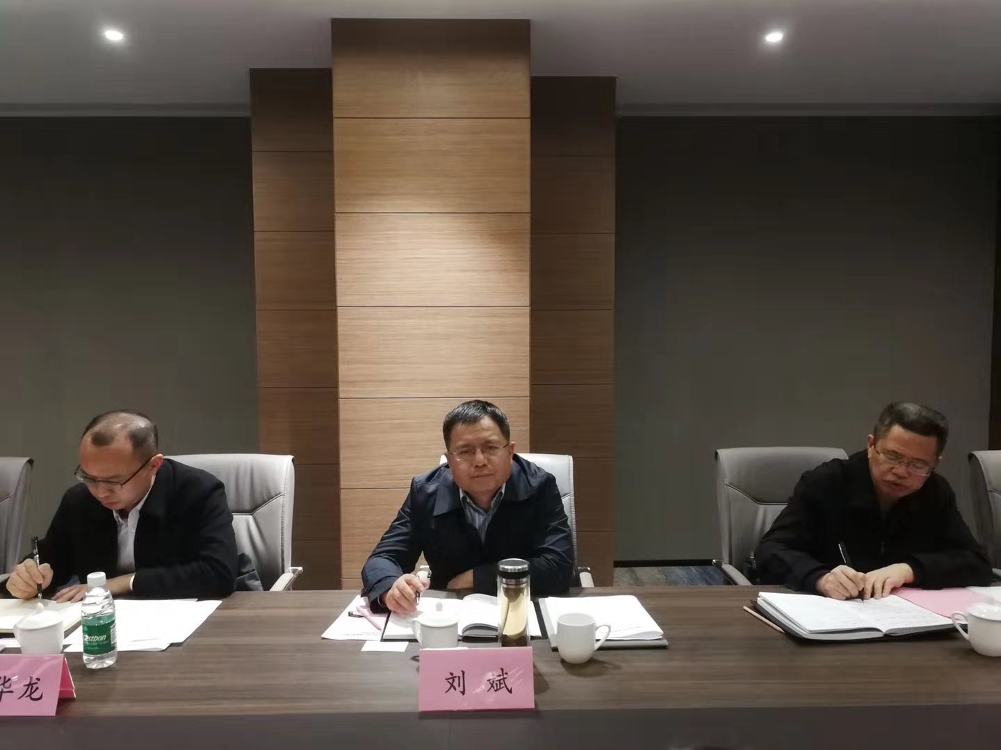 副市長劉斌一行于南平市建陽區召開上浦高速對接洽談會